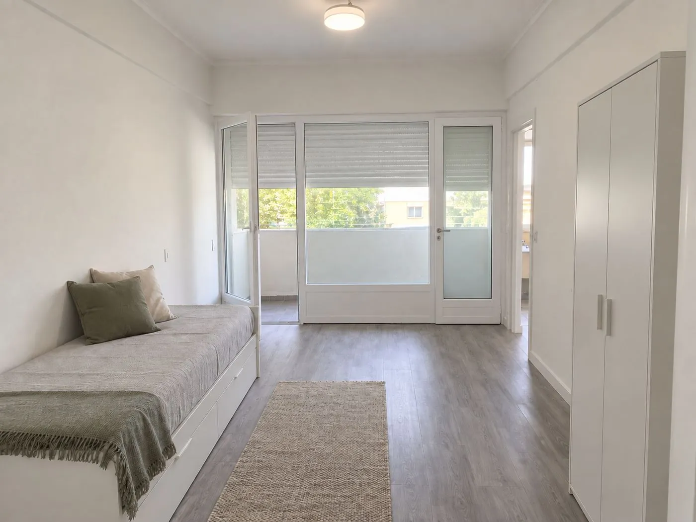 Depois — quarto com varanda