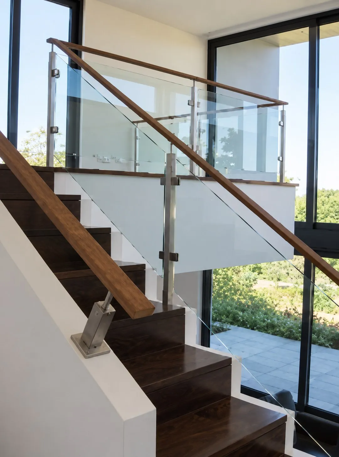 Escadas interiores em madeira